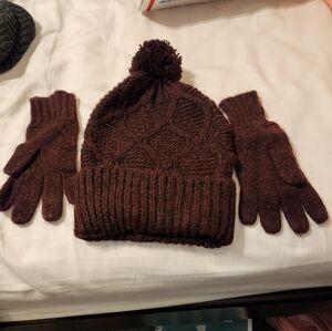 Old Navy purple winter hat with matching gloves